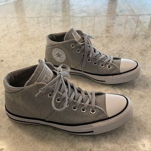 Mid-rise Grey Textured Converse (unique)